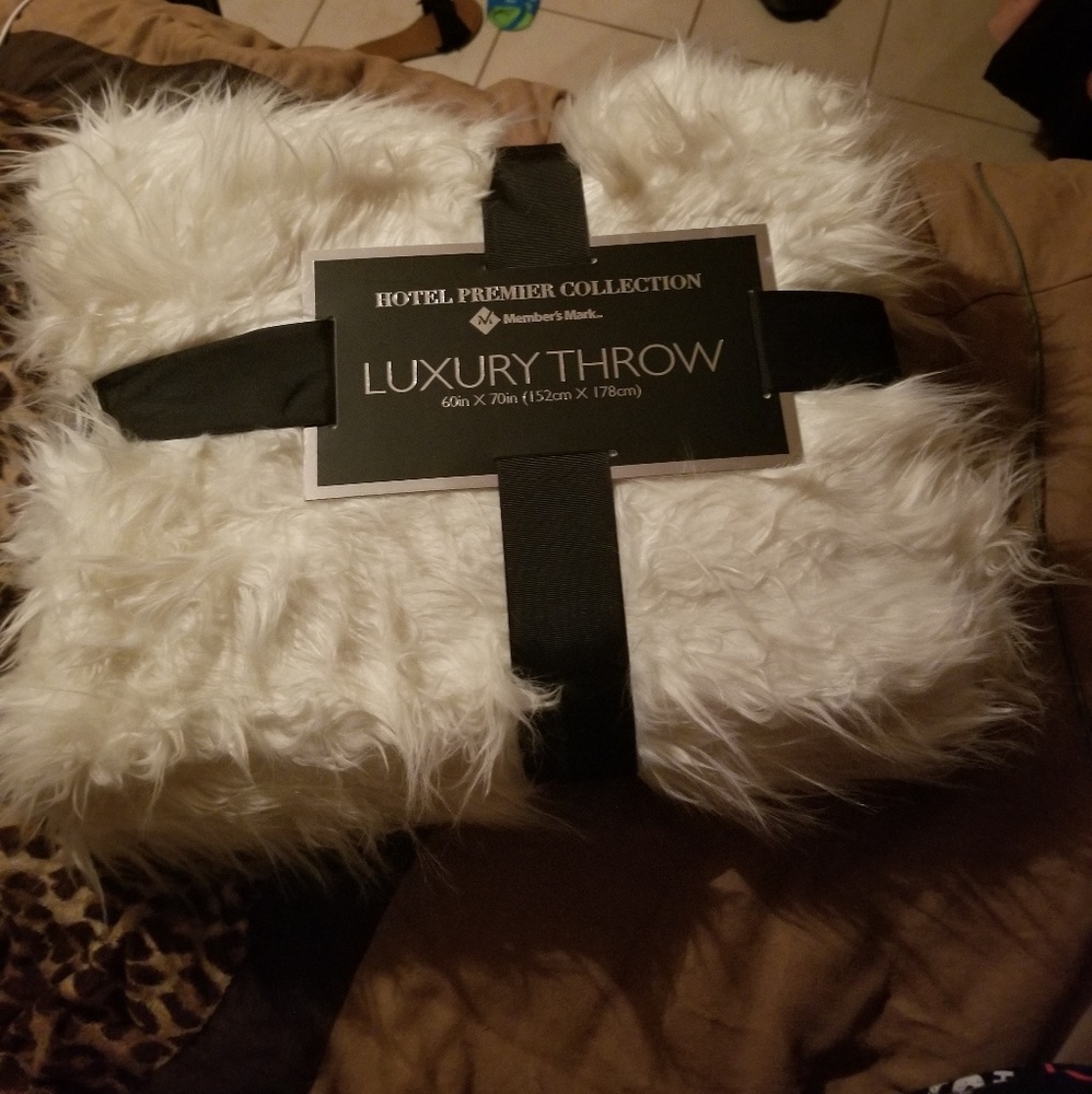 Luxury Throw